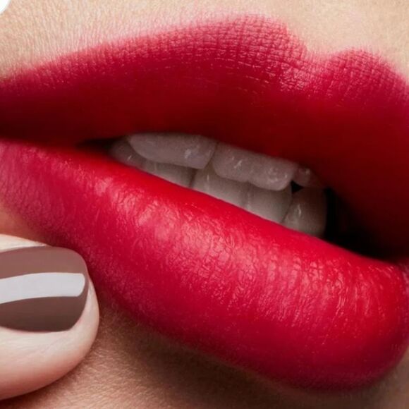 Mac Cosmetics Love Me Lipstick - Picture 4 of 5